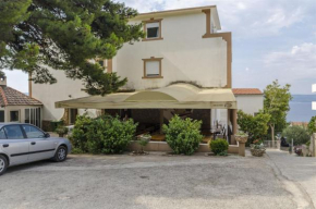 Отель Apartment Nevera  Омиш